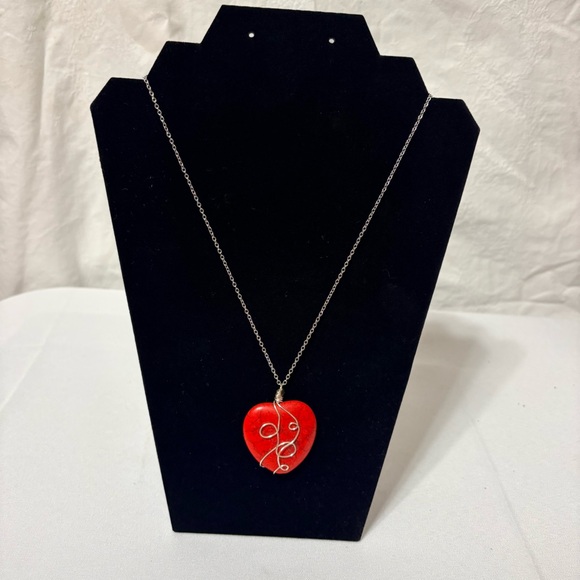 Silver-wrapped red stone heart pendant necklace. - Picture 2 of 7